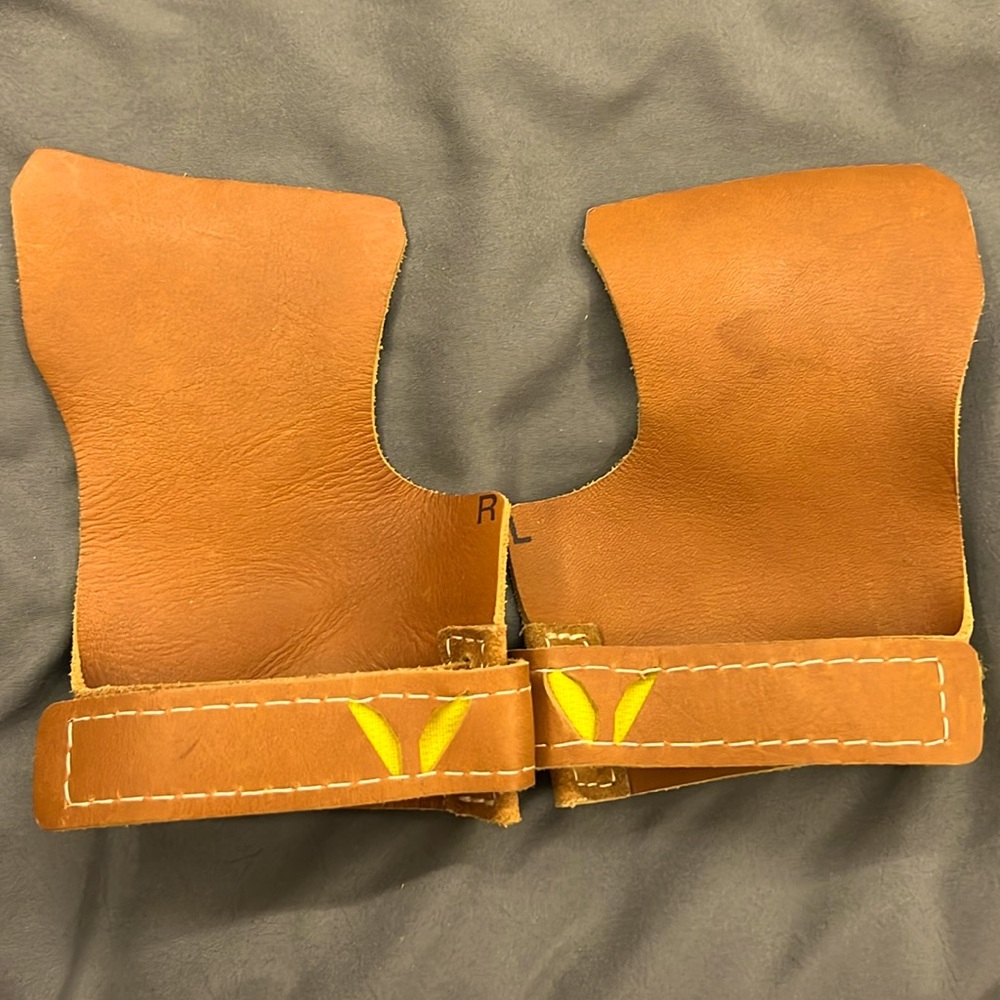 Victory Grips Leather Men's Apex Freedom